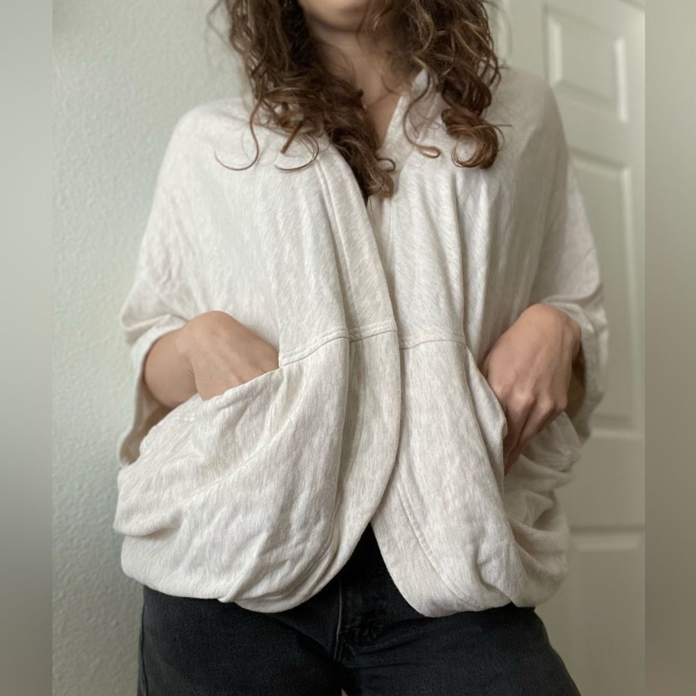 ATHLETA Open Cocoon Wrap Cardigan Sweater Size Medium Oversized‎ Cream